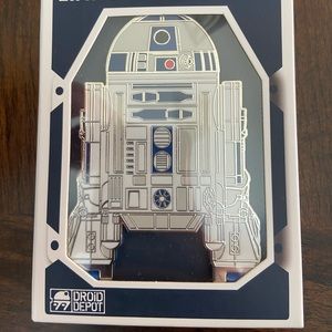R2D2 Jumbo Pin
